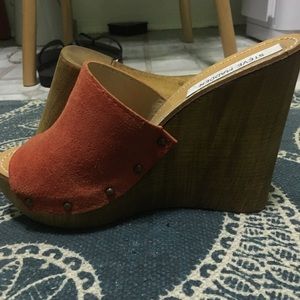 Steve madden suede wedge sandals